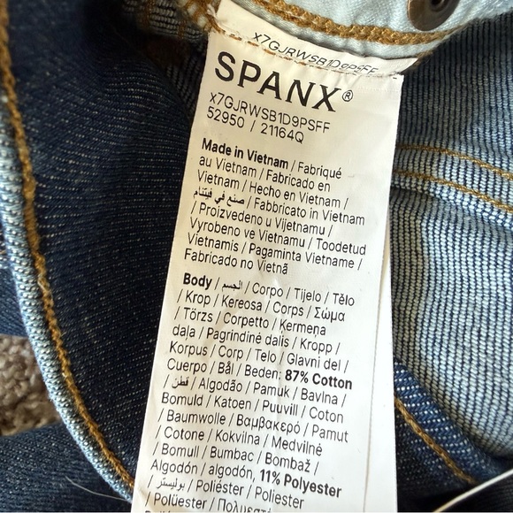 New SPANX EveryWear Flare Jean Authentic Blue NWT Business Casual Women’s Medium - Picture 14 of 14